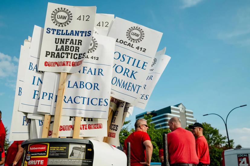 Cuộc đ&#236;nh c&#244;ng lịch sử v&#224; c&#250; sốc của ng&#224;nh &#244; t&#244; Mỹ - Ảnh 1