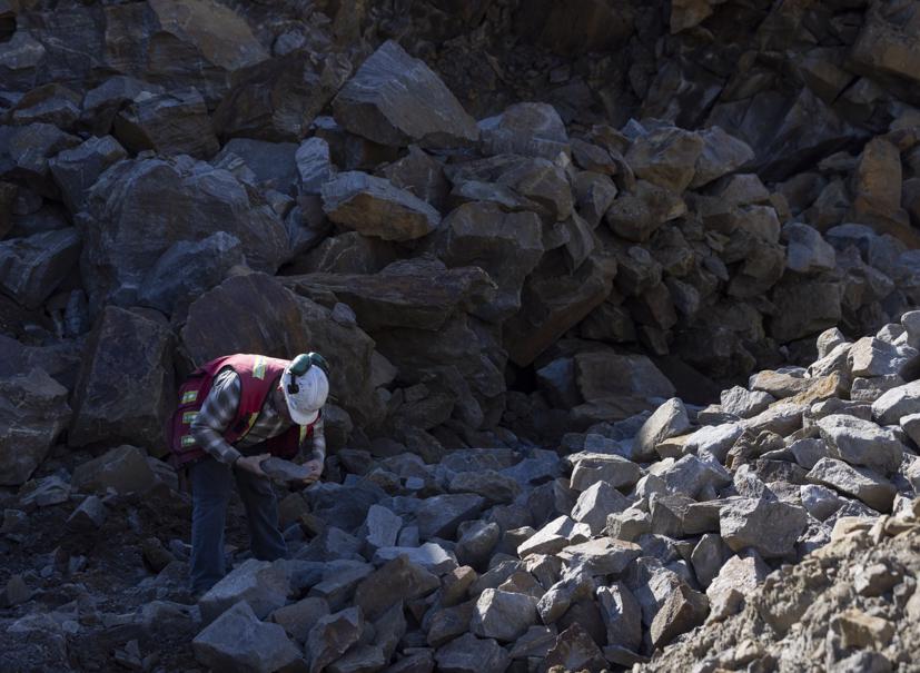 Trung Quốc thắt chặt xuất khẩu nguyên liệu quan trọng sản xuất pin, thế giới đứng ngồi không yên - Ảnh 3