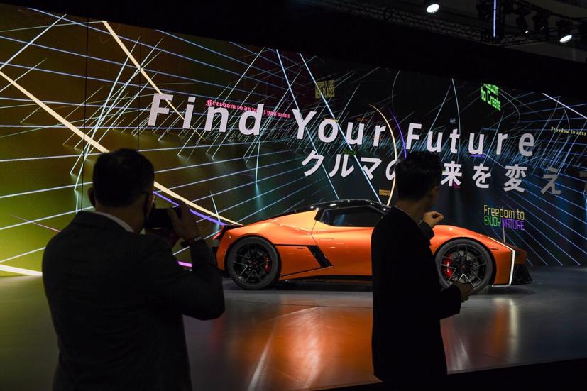 Mẫu concept xe thể thao chạy điện FT-Se của Toyota được trưng bày tại triển lãm Japan Mobility Show. Ảnh: Bloomberg.