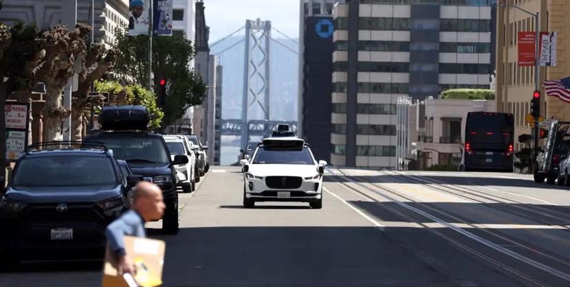 Các công ty phát triển robotaxi gặp vấn đề nghiêm trọng về niềm tin - Ảnh 4