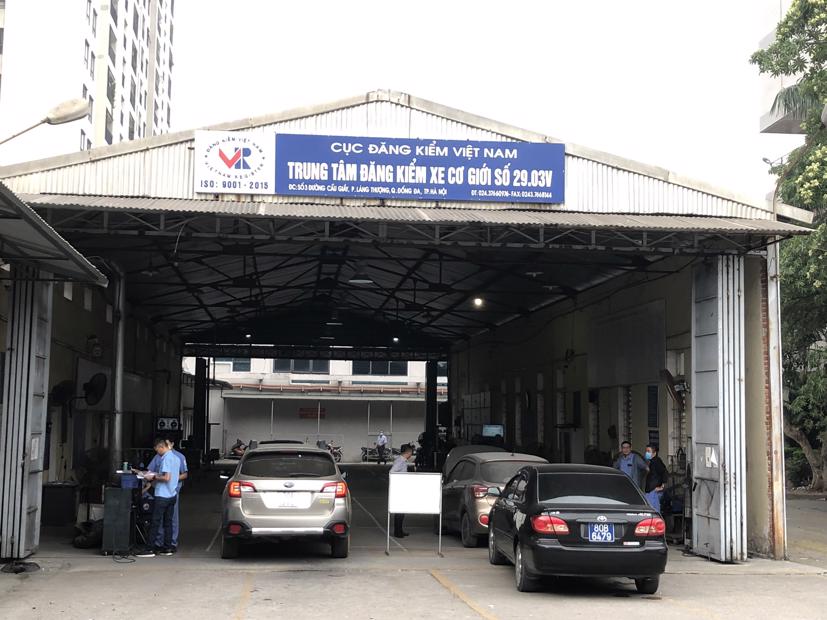 Cục Đăng kiểm Việt Nam vừa lên tiếng cảnh báo người dân về tình trạng lừa đảo gia hạn đăng kiểm dịp cuối năm. Ảnh: Anh Tuấn.