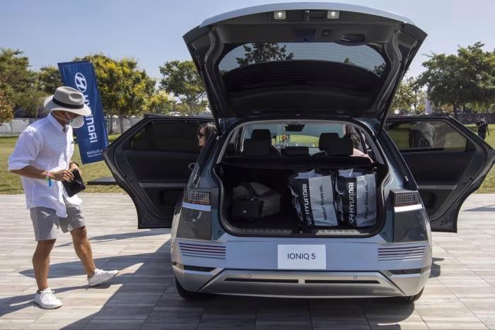 Các nhà sản xuất ô tô tăng cường giảm giá xe điện ngăn sự suy giảm nhu cầu toàn cầu - Ảnh 3