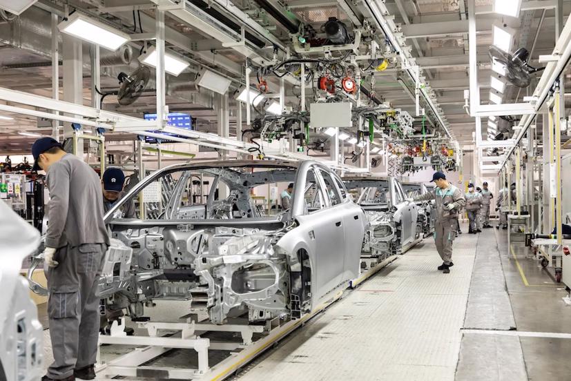 Hơn 1,5 triệu người hiện đang làm việc tại hàng chục công ty xe điện và nhà cung cấp của họ ở Trung Quốc. Ảnh: NYT.