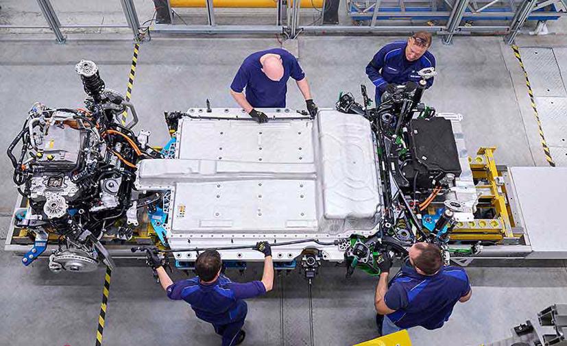 Ch&#226;u &#194;u gặp kh&#243; trong chuỗi cung ứng pin khi Mỹ thu h&#250;t c&#225;c nh&#224; sản xuất linh kiện - Ảnh 1