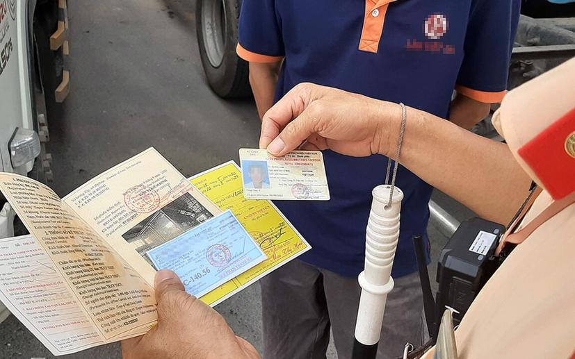 Hà Nội: Những nhóm hành vi vi phạm giao thông sẽ bị xử nghiêm trong nghỉ lễ 30-4 và 1-5 - Ảnh 1