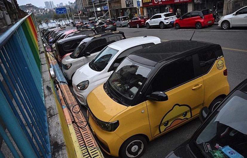 G&#243;c kh&#225;c của xe điện mini gi&#225; rẻ ở c&#225;c th&#224;nh phố nhỏ của Trung Quốc? - Ảnh 3