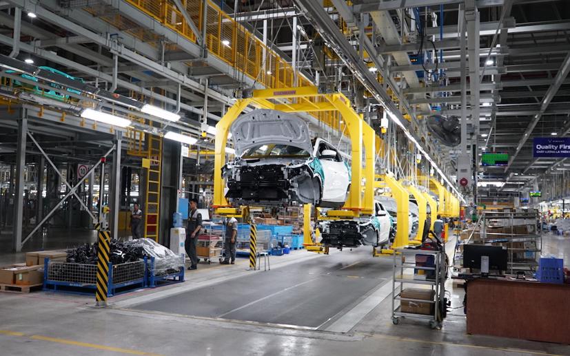 Chính thức gia hạn tiêu thụ đặc biệt đối với ô tô sản xuất, lắp ráp trong nước - Ảnh 1