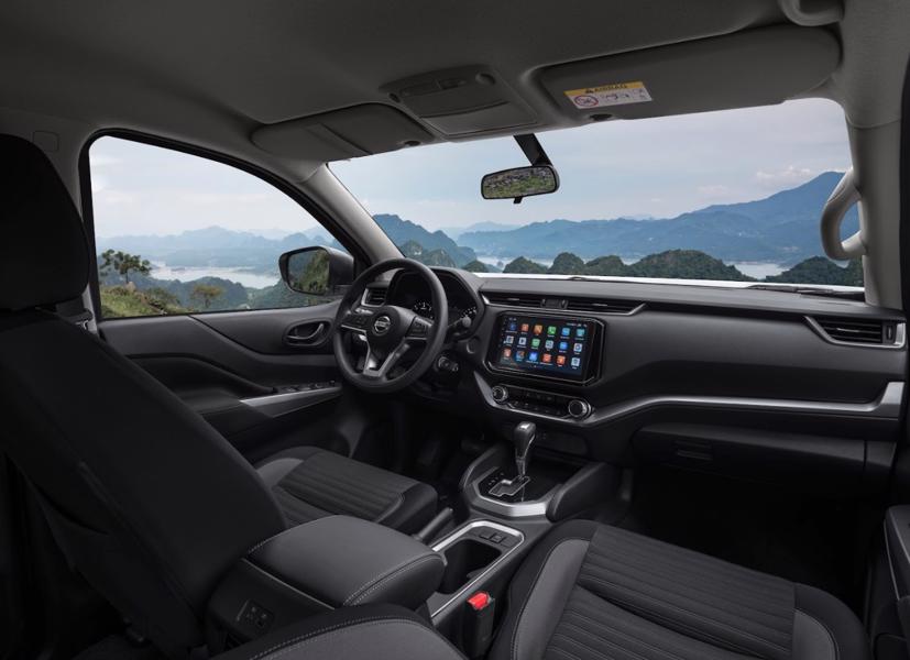 Nissan Navara EL phiên bản tùy chọn nâng cấp với thiết kế nội thất ấn tượng