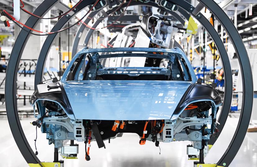 Những xu hướng và cơ hội của ngành ô tô năm 2025 - Ảnh 2