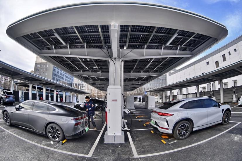 C&#225;c nh&#224; sản xuất xe điện Trung Quốc &quot;kh&#244;ng thể ngừng giảm gi&#225;&quot; năm 2025 - Ảnh 1
