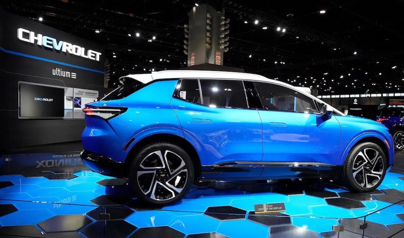 Xe <a href='/danh-sach-cac-loai-xe-oto.html?hang-xe=Chevrolet' title='Chevrolet' >Chevrolet</a> Equinox EV 2025 tại Triển lãm ô tô Chicago.