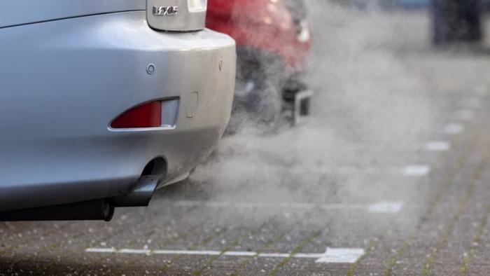 EU nới mức phạt để đ&#225;p ứng c&#225;c ti&#234;u chuẩn kh&#237; thải v&#224; ph&#225;t triển xe điện - Ảnh 2