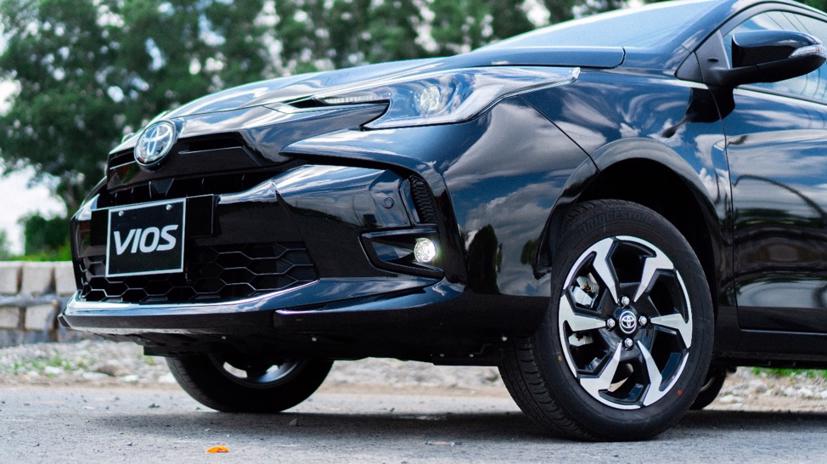 Thiết kế đầu xe cá tính và thể thao.