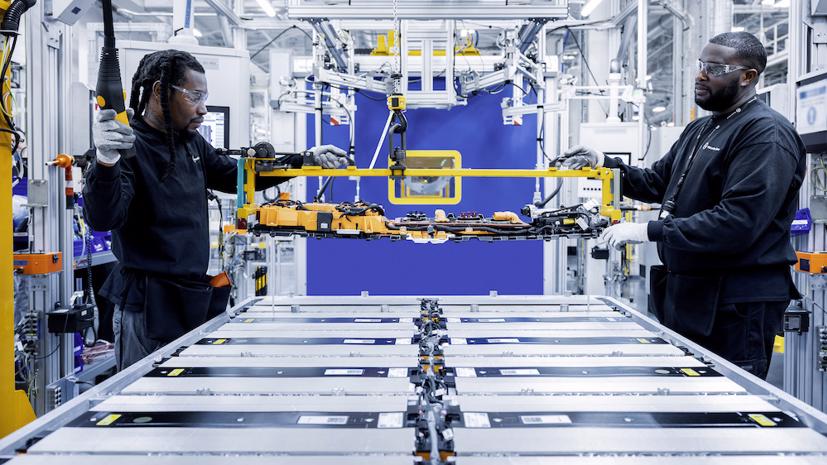 Điều g&#236; sẽ xảy ra nếu Mỹ l&#249;i bước tr&#234;n con đường ph&#225;t triển xe điện? - Ảnh 1