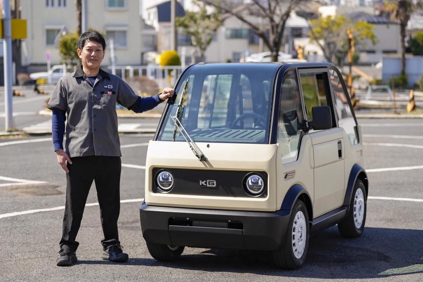 Xe điện “một chỗ ” si&#234;u nhỏ gi&#225; 7.000 USD g&#226;y sốt tại Nhật Bản - Ảnh 1