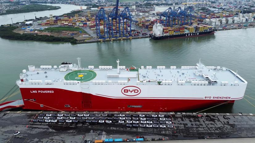 Một tàu BYD đang cập cảng để giao xe tại cảng Itajai ở Santa Catarina, Brazil cuối tháng 5 vừa qua.