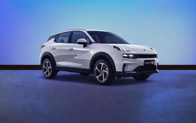 Tân binh Lynk & Co 06 Core Plus.