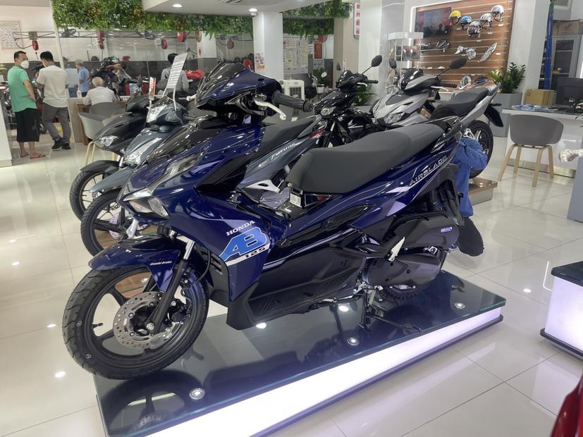 Th&#225;ch thức v&#224; cơ hội cho c&#225;c h&#227;ng xe m&#225;y chạy xăng tại thị trường Việt trước những ch&#237;nh s&#225;ch mới - Ảnh 2