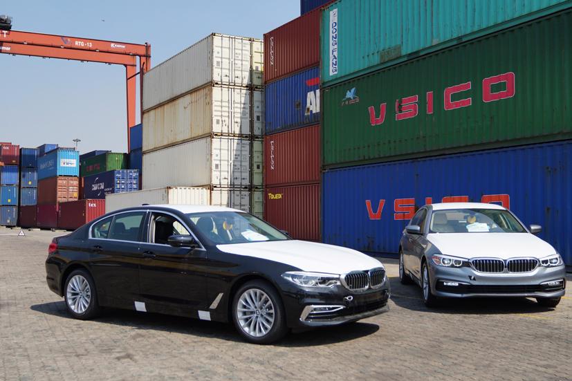 Xe sang nhập khẩu về Việt Nam ngày càng nhiều.