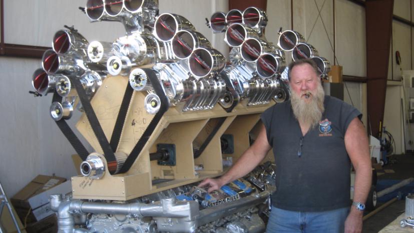 Chủ nhân của dự án, doanh nhân Mike Harrah là một người có niềm đam mê mãnh liệt với tốc độ.