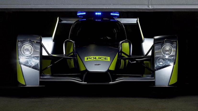 Caparo T1 với những đường nét lấy cảm hứng từ xe đua công thức 1.