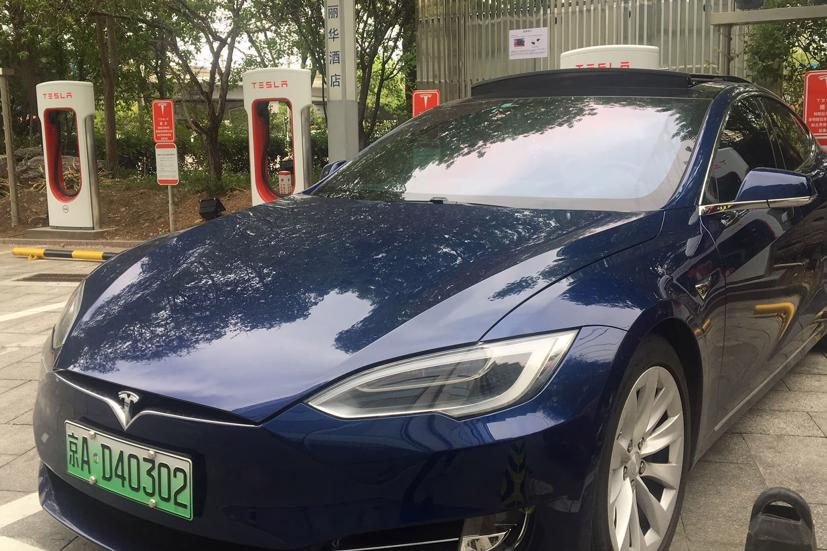 Tesla đã triệu hồi hàng chục nghìn chiếc Model S tại Trung Quốc theo yêu cầu của nước này. Ảnh: CNBC.