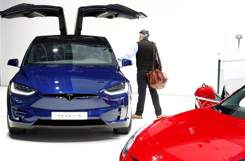 Xe Tesla Model X - Ảnh: Reuters.