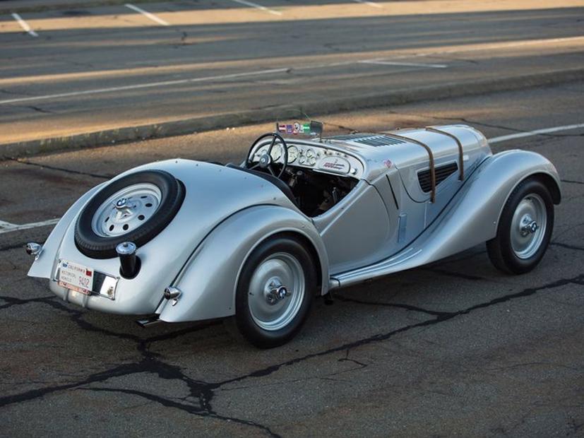 Khám phá bộ sưu tập ô tô đắt giá của “Mr. Bean” - Ảnh 7