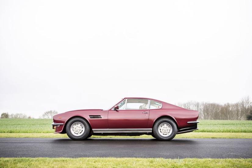 Khám phá bộ sưu tập ô tô đắt giá của “Mr. Bean” - Ảnh 8