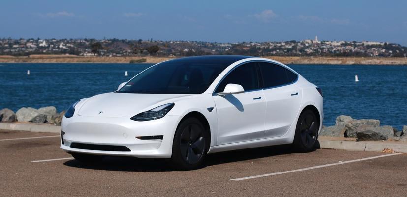 Những khả năng “si&#234;u đỉnh” của Tesla Model 3 c&#243; thể bạn chưa biết - Ảnh 1