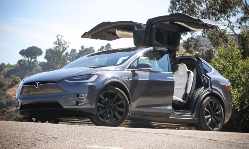 Bộ sưu tập ô tô độc đáo của Elon Musk - Ảnh 11