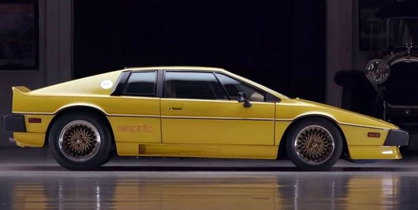 Bộ sưu tập ô tô độc đáo của Elon Musk - Ảnh 6