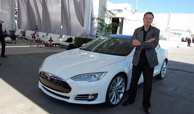 Bộ sưu tập ô tô độc đáo của Elon Musk - Ảnh 10