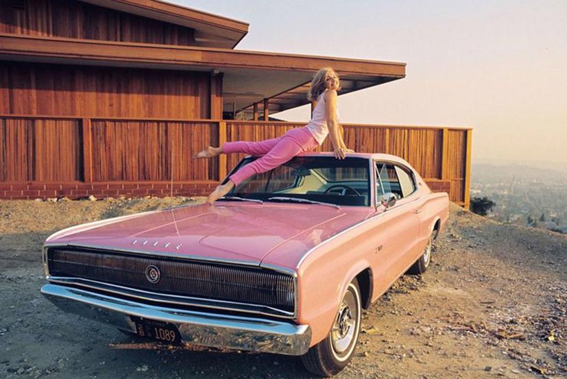 Ngắm bộ sưu tập &#244; t&#244; v&#224; bạn g&#225;i của “&#244;ng tr&#249;m” Playboy - Ảnh 2