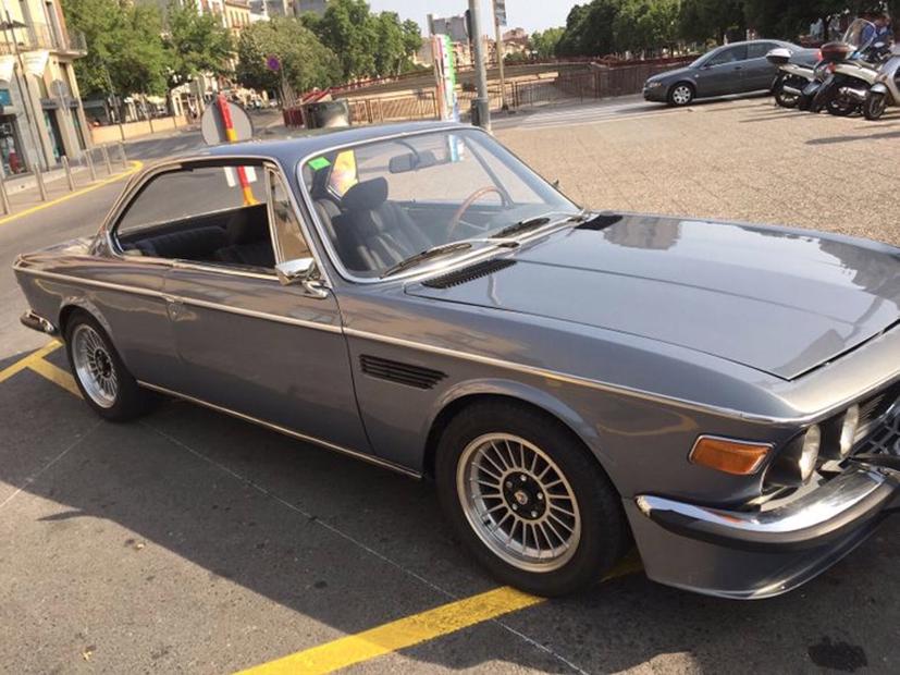 Ngắm bộ sưu tập &#244; t&#244; v&#224; bạn g&#225;i của “&#244;ng tr&#249;m” Playboy - Ảnh 18