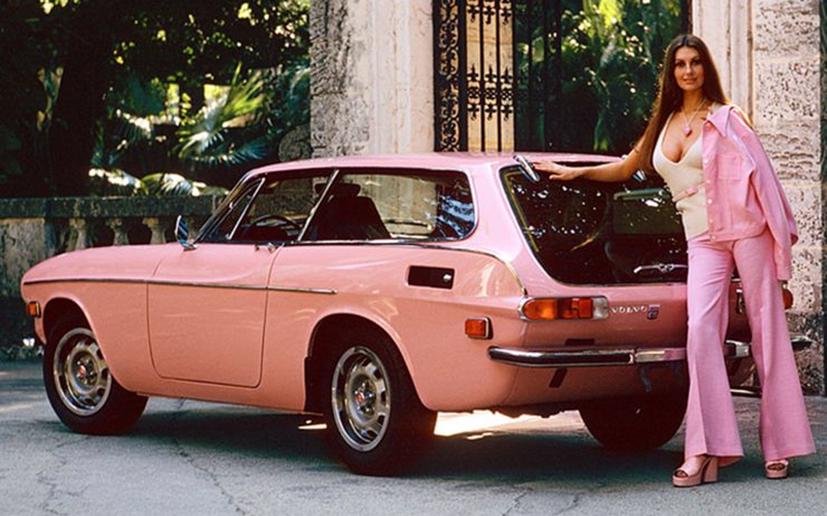 Ngắm bộ sưu tập &#244; t&#244; v&#224; bạn g&#225;i của “&#244;ng tr&#249;m” Playboy - Ảnh 19