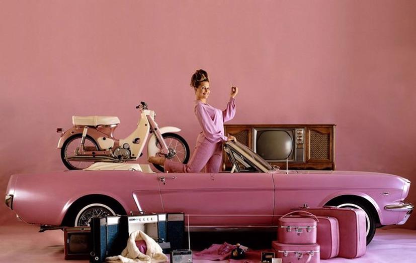 Ngắm bộ sưu tập &#244; t&#244; v&#224; bạn g&#225;i của “&#244;ng tr&#249;m” Playboy - Ảnh 7