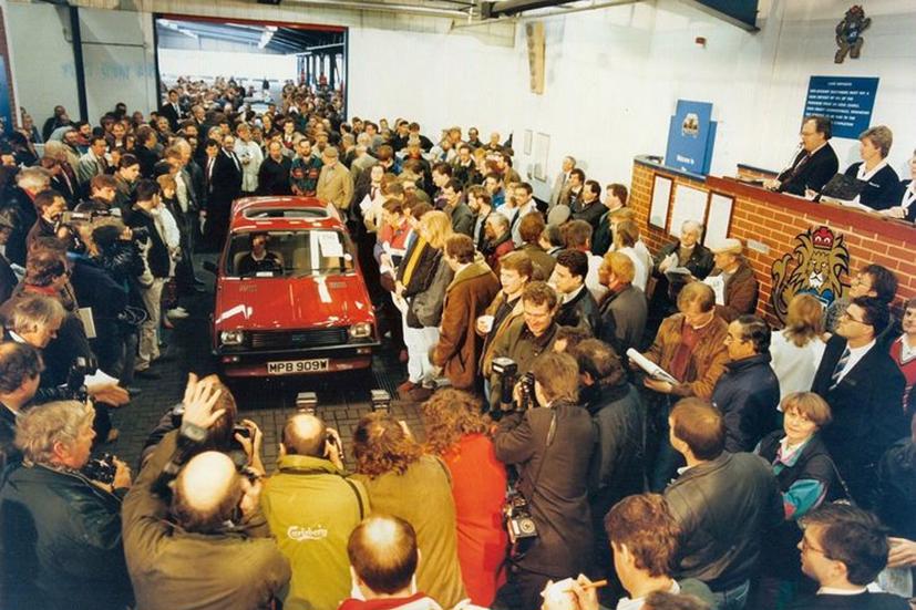 Các thành viên Hoàng gia Anh đi xe gì? - Ảnh 11