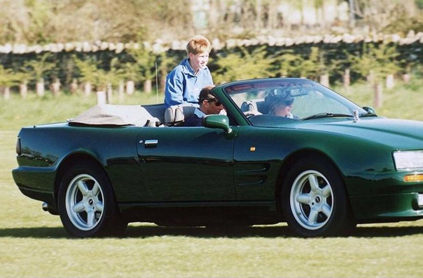 Các thành viên Hoàng gia Anh đi xe gì? - Ảnh 3