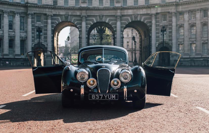 Jaguar XK120 1953 được Lunaz chuyển đổi thành xe điện.