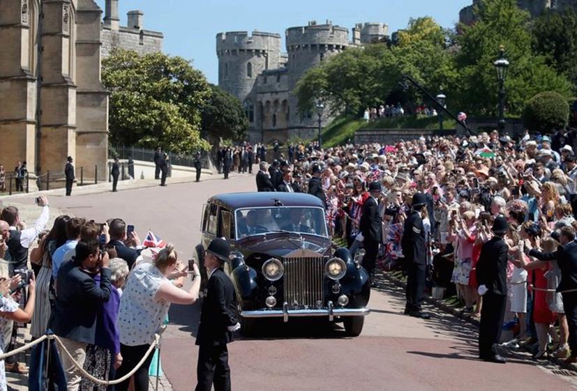 Các thành viên Hoàng gia Anh đi xe gì? - Ảnh 5