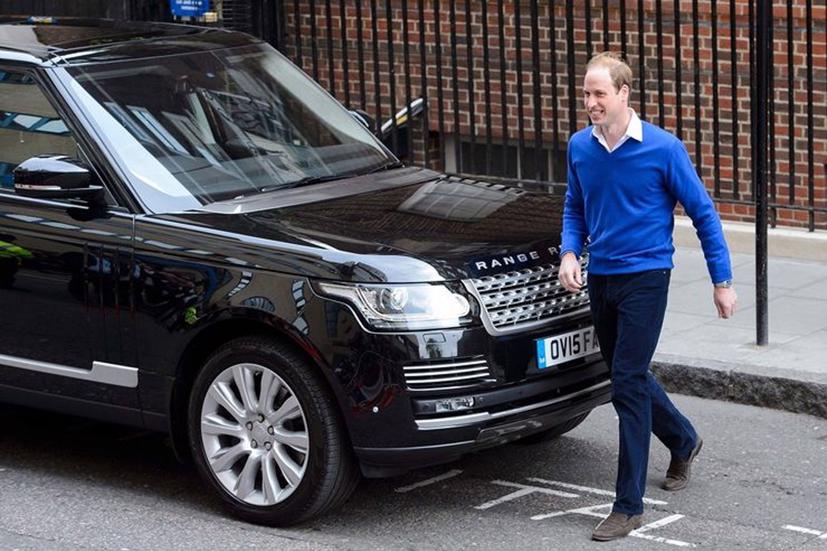 Các thành viên Hoàng gia Anh đi xe gì? - Ảnh 7