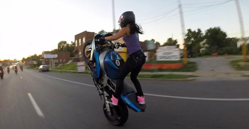 15 điều luật kỳ lạ d&#224;nh cho người l&#225;i m&#244; t&#244; tr&#234;n thế giới - Ảnh 1