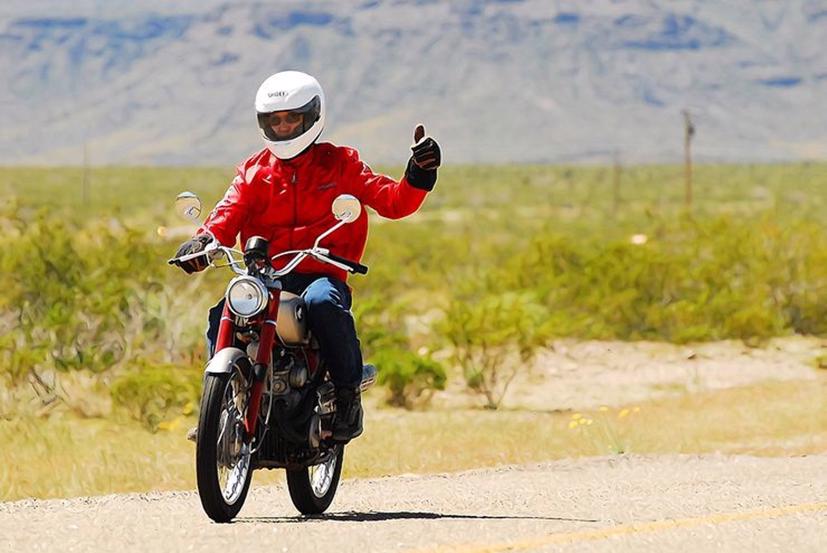 15 điều luật kỳ lạ d&#224;nh cho người l&#225;i m&#244; t&#244; tr&#234;n thế giới - Ảnh 11