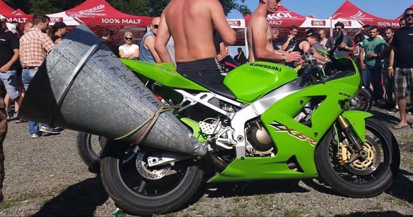 Loạt ảnh m&#244; t&#244; độ tới mức kỳ dị ở khắp nơi tr&#234;n thế giới - Ảnh 13