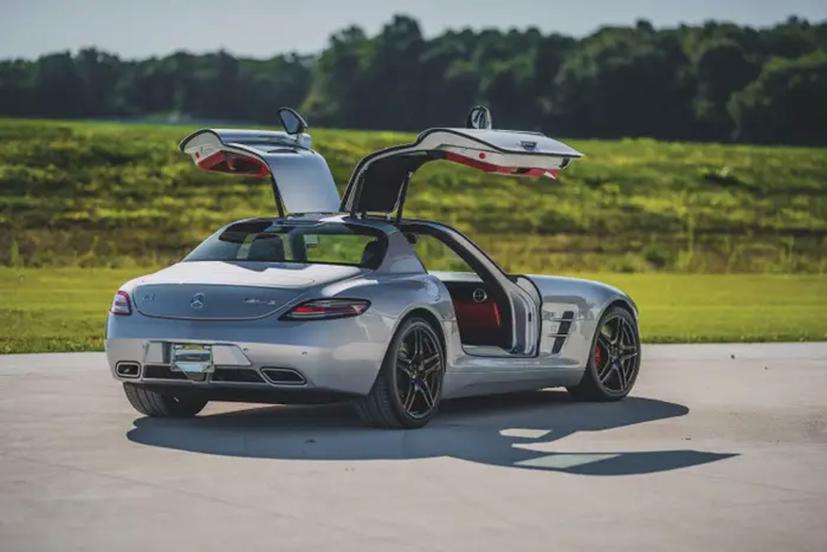 Một chiếc <a href='/danh-sach-cac-loai-xe-oto.html?hang-xe=Mercedes-Benz' title='Mercedes-Benz' >Mercedes-Benz</a> SLS AMG đời 2012.