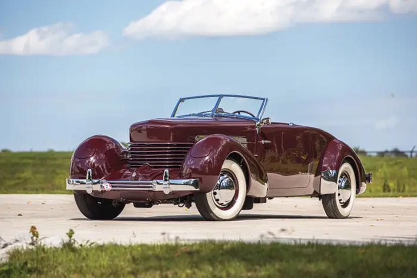 Một chiếc Cord 812 Supercharged Cabriolet sản xuất năm 1937