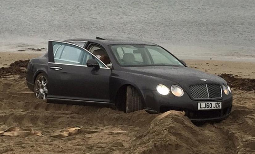 Tai nạn “dở kh&#243;c dở cười” của những chuyến off-road - Ảnh 14