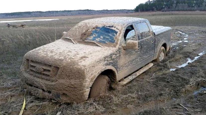 Tai nạn “dở kh&#243;c dở cười” của những chuyến off-road - Ảnh 3