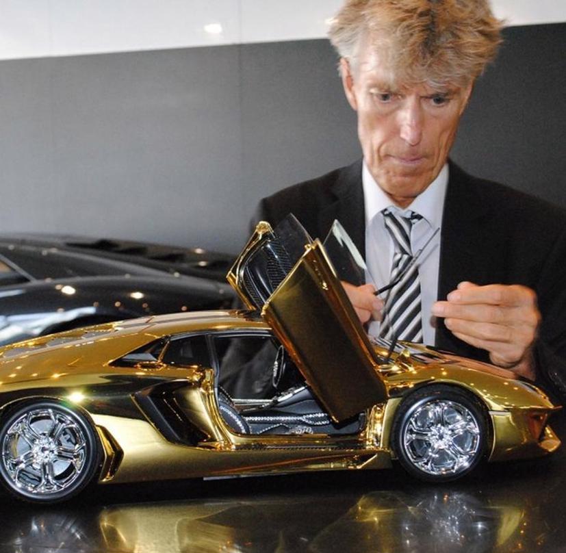 Chiêm ngưỡng loạt ô tô đồ chơi đắt hơn cả xe thật - Ảnh 15